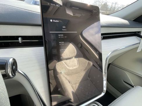 New 2025 Volvo EX90 Ultra w/ Protection Package Premier image 14