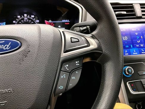 Used 2020 Ford Fusion SE FWD image 25