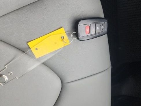 Used 2021 Toyota Highlander XLE image 17