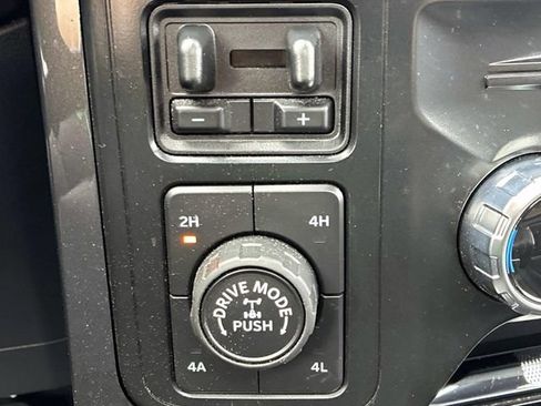 Used 2022 Ford F150 Lariat AWD/4WD image 32