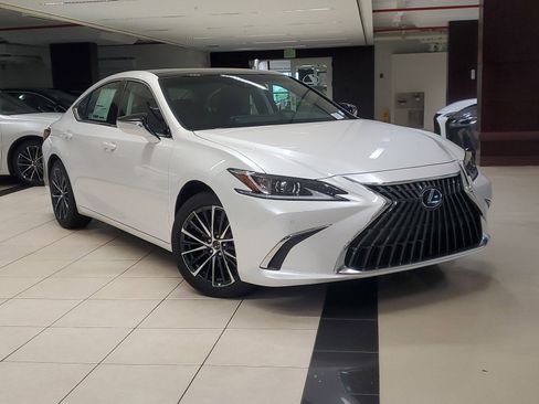 New 2025 Lexus ES 350 w/ Premium Package image 2