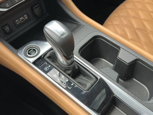 Used 2024 Nissan Sentra SV w/ SV Premium Package FWD image 35
