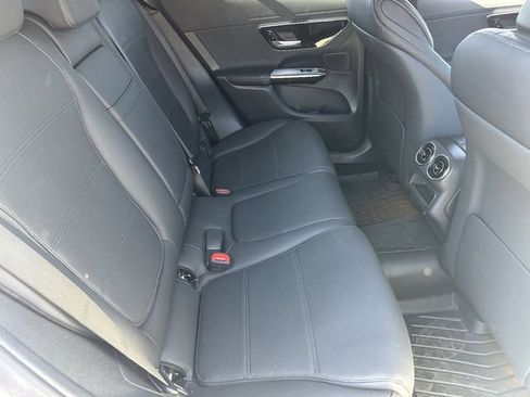 Used 2025 Mercedes-Benz GLC 300 image 14