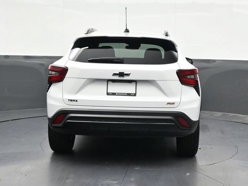 Used 2025 Chevrolet Trax RS w/ Sunroof Package FWD image 4