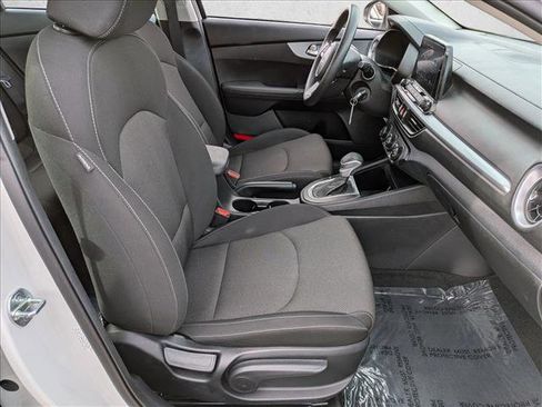 Used 2024 Kia Forte LXS image 18