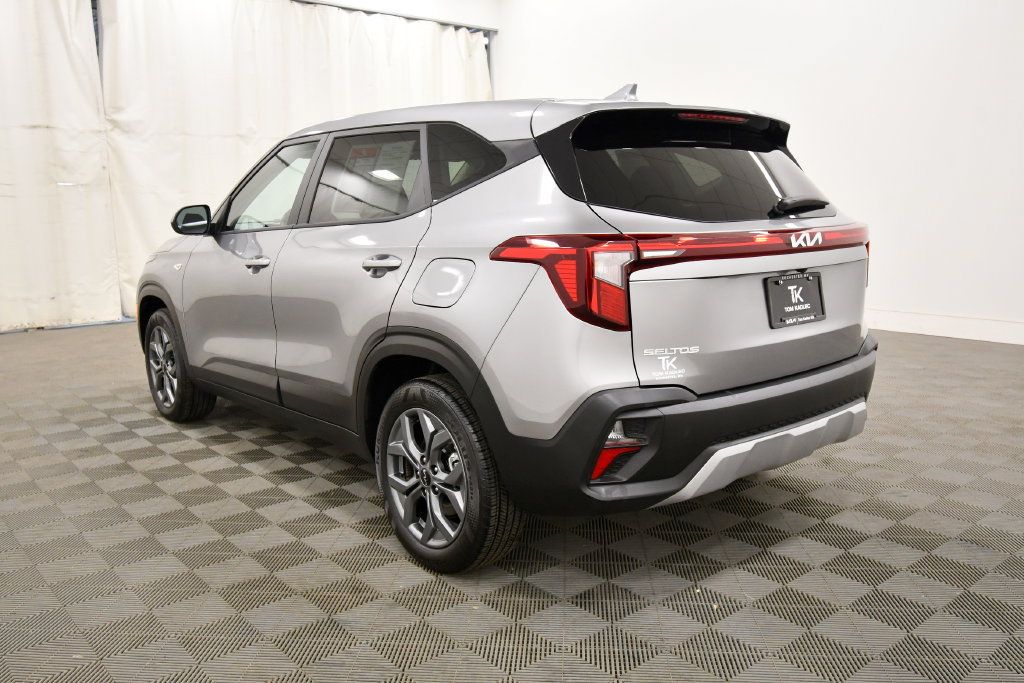 Used 2026 Kia Seltos LX AWD/4WD image 5