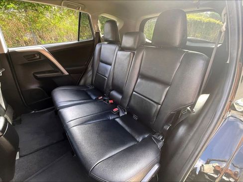 Used 2018 Toyota RAV4 LE image 34