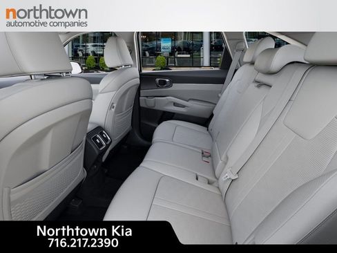 New 2025 Kia Sorento S image 19