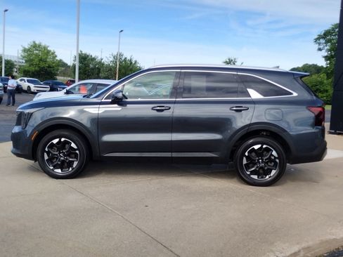 Used 2024 Kia Sorento S AWD/4WD image 19
