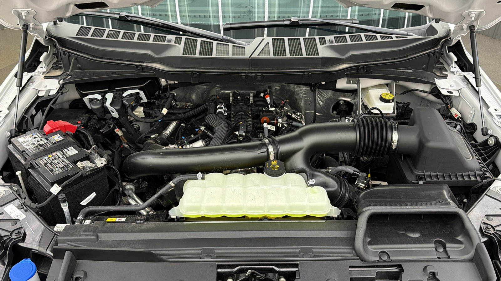 Used 2026 Ford F150 Lariat AWD/4WD image 16