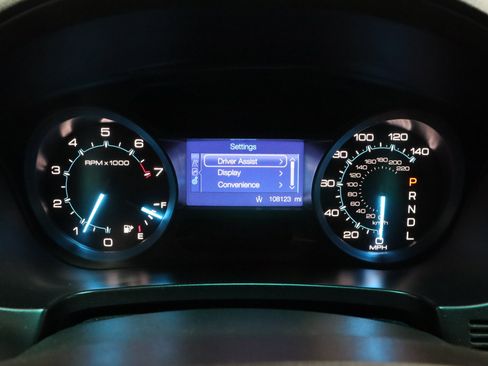 Used 2014 Ford Explorer XLT FWD image 38