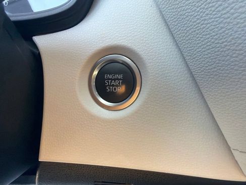 Used 2024 Toyota Corolla SE w/ SE Premium Package FWD image 24