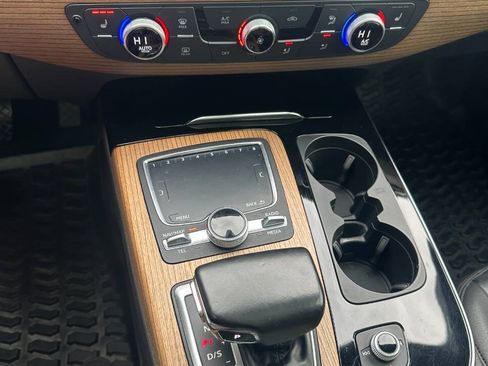 Used 2017 Audi Q7 3.0T Premium Plus w/ Premium Plus Package AWD/4WD image 27