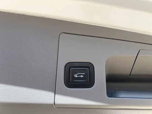 Certified 2024 Cadillac XT5 Premium Luxury w/ LPO, Floor Liner Package image 20