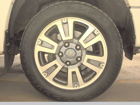 Used 2019 Toyota Tundra Platinum image 10