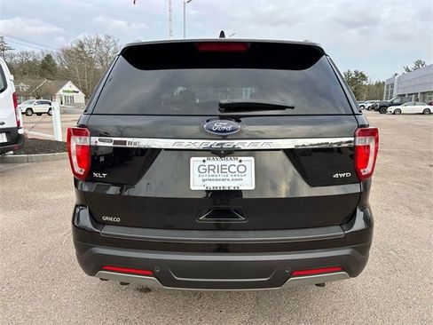 Used 2019 Ford Explorer XLT image 4