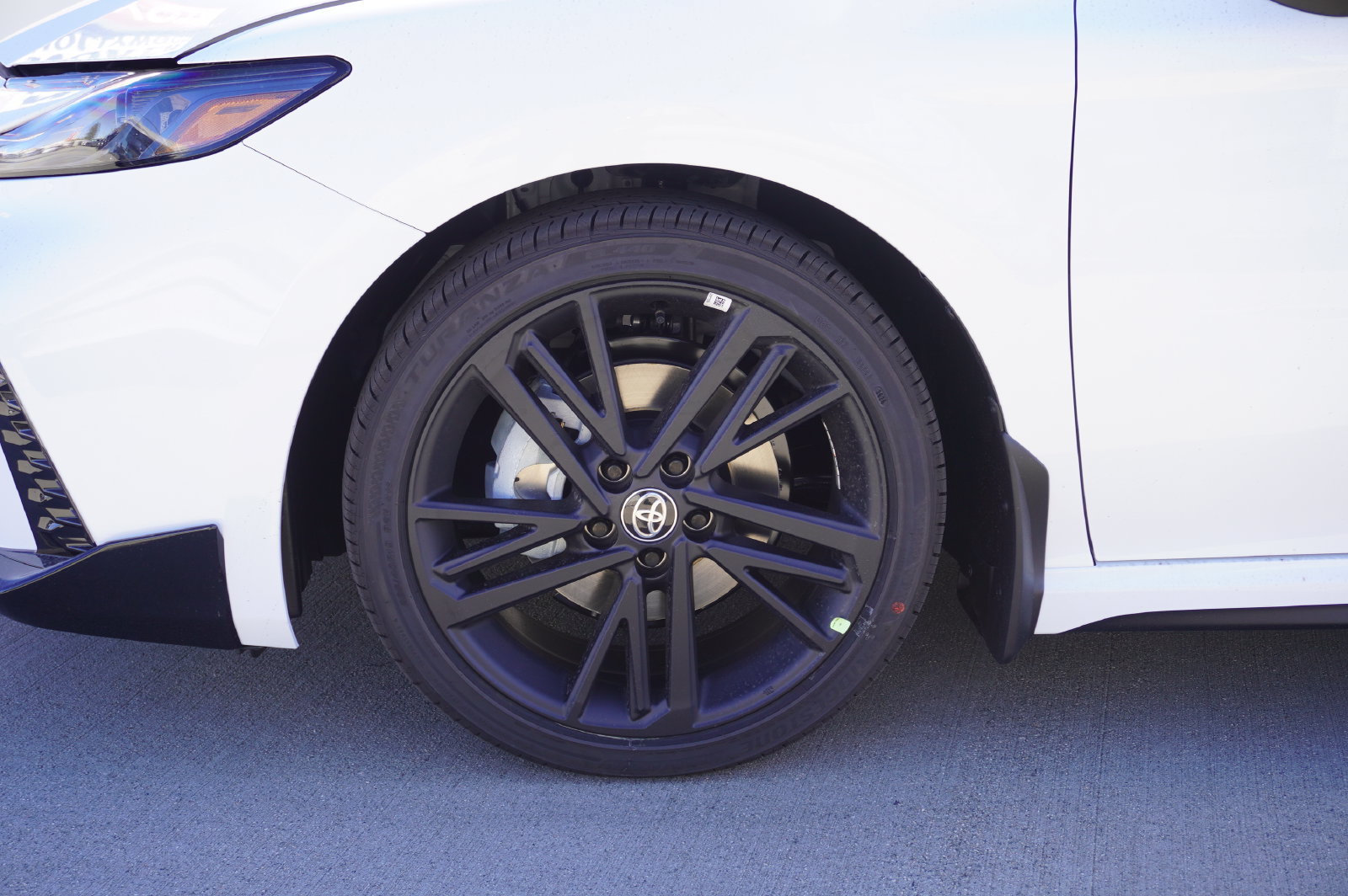 Used 2026 Toyota Camry Hybrid w/ Convenience Package FWD image 19