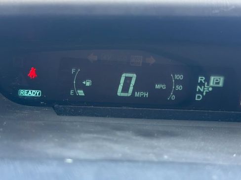 Used 2013 Toyota Prius Three w/ Solar Roof Pkg FWD image 25