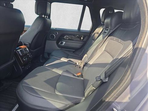 Used 2020 Land Rover Range Rover HSE image 19