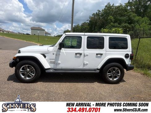 Used 2021 Jeep Wrangler Unlimited Sahara AWD/4WD image 5