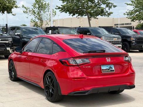 Used 2023 Honda Civic Sport image 6