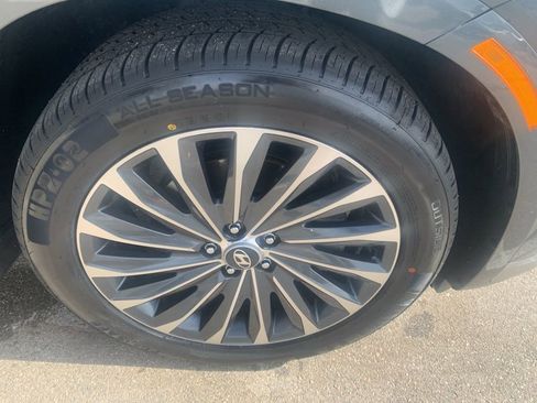 Used 2023 Hyundai Palisade Calligraphy image 45