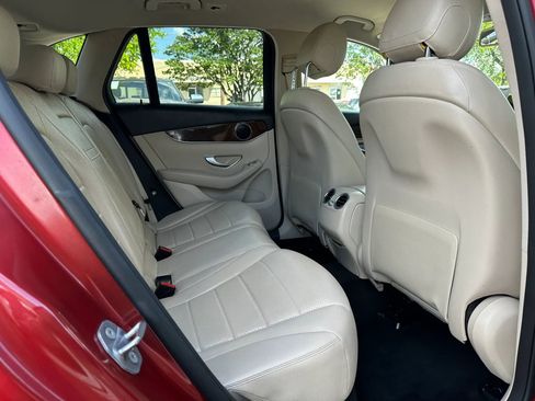 Used 2017 Mercedes-Benz GLC 300 image 25