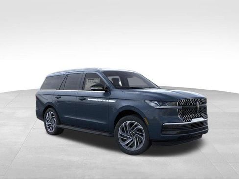 New 2026 Lincoln Navigator Premiere AWD/4WD image 37