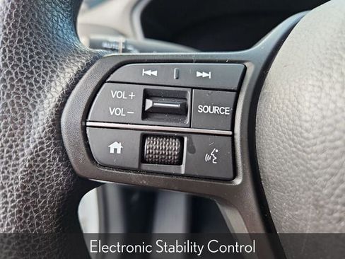 Certified 2025 Honda HR-V LX image 27