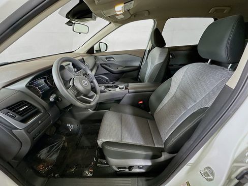 Used 2023 Nissan Rogue SV image 14