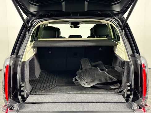 Used 2023 Land Rover Range Rover SE image 25
