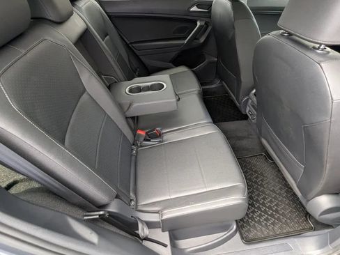 Used 2020 Volkswagen Tiguan SEL AWD/4WD image 14