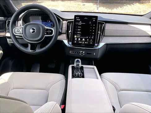 New 2026 Volvo XC90 T8 Plus w/ Protection Package AWD/4WD image 7