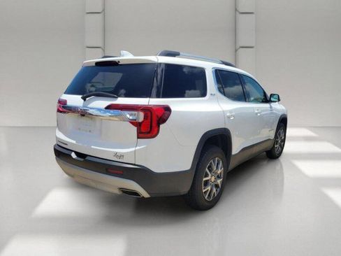 Used 2023 GMC Acadia SLT w/ Preferred Package FWD image 4