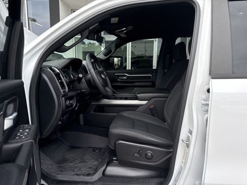 Used 2025 RAM 1500 Big Horn AWD/4WD image 17