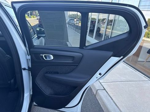 Certified 2025 Volvo XC40 B5 Plus AWD/4WD image 12
