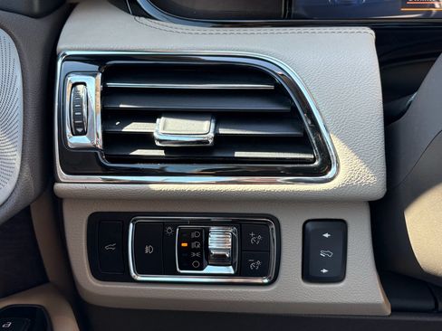 Used 2023 Lincoln Navigator Reserve AWD/4WD image 24