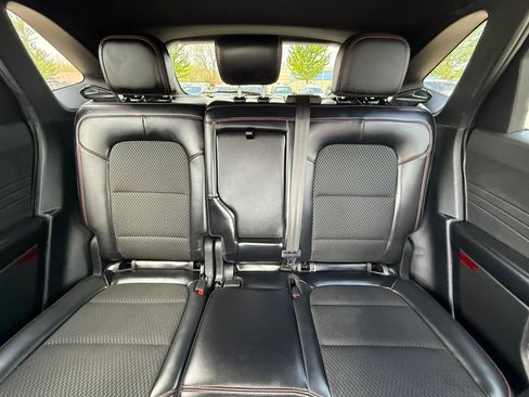 Used 2025 Ford Escape ST-Line Select AWD/4WD image 40