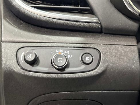 Used 2018 Buick Encore Preferred image 24