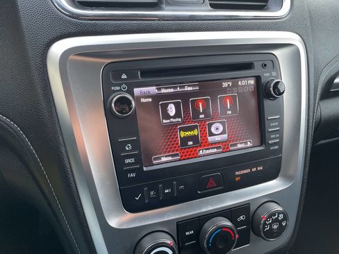 Used 2013 GMC Acadia SLE image 24