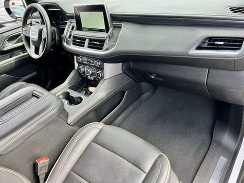 Used 2024 GMC Yukon SLT image 23