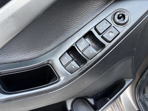 Used 2013 Hyundai Elantra Limited w/ Technology Pkg image 12