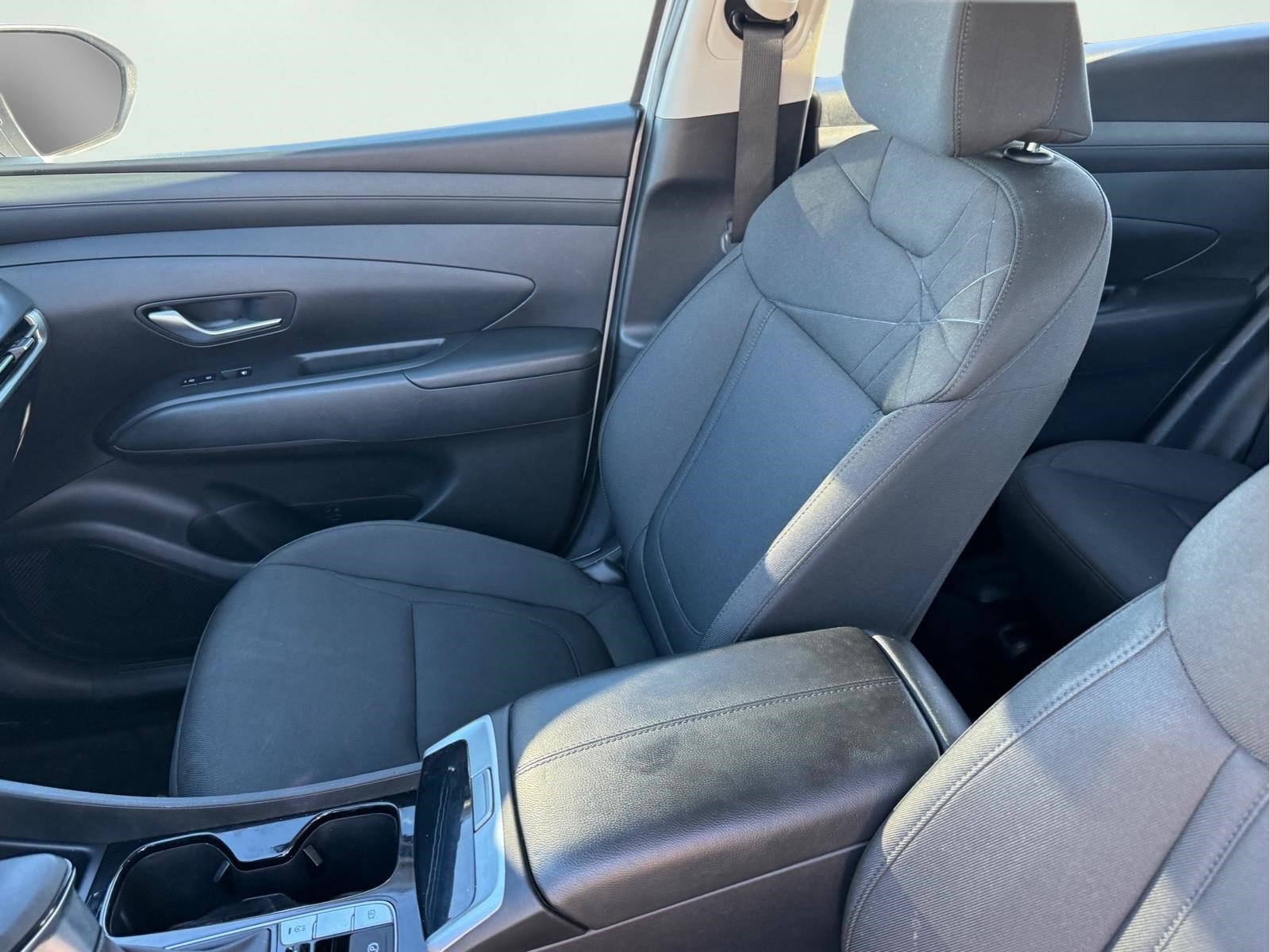 Certified 2025 Hyundai Tucson SE FWD image 9