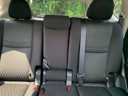 Used 2020 Nissan Rogue SV FWD image 25