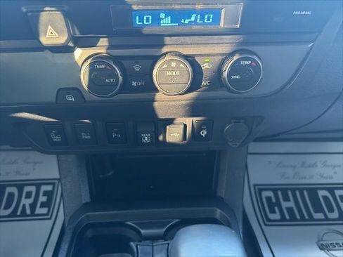 Used 2022 Toyota Tacoma TRD Sport image 26