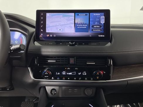 New 2026 Nissan Rogue Platinum w/ Tech Package AWD/4WD image 24