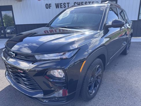 Used 2022 Chevrolet TrailBlazer RS w/ Sun and Liftgate Package FWD image 2