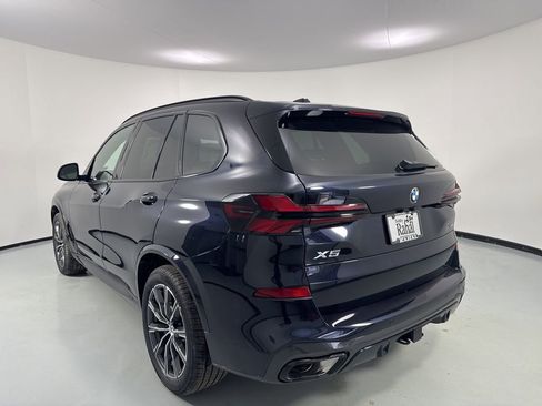 New 2026 BMW X5 xDrive40i w/ M Sport Package AWD/4WD image 5