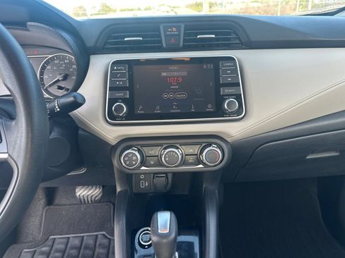 Used 2021 Nissan Versa SV image 26