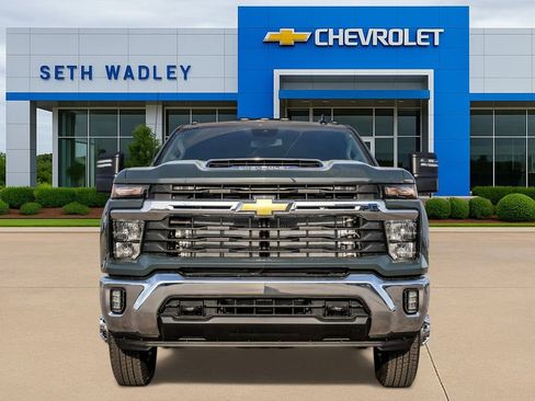 New 2026 Chevrolet Silverado 3500 LT image 2